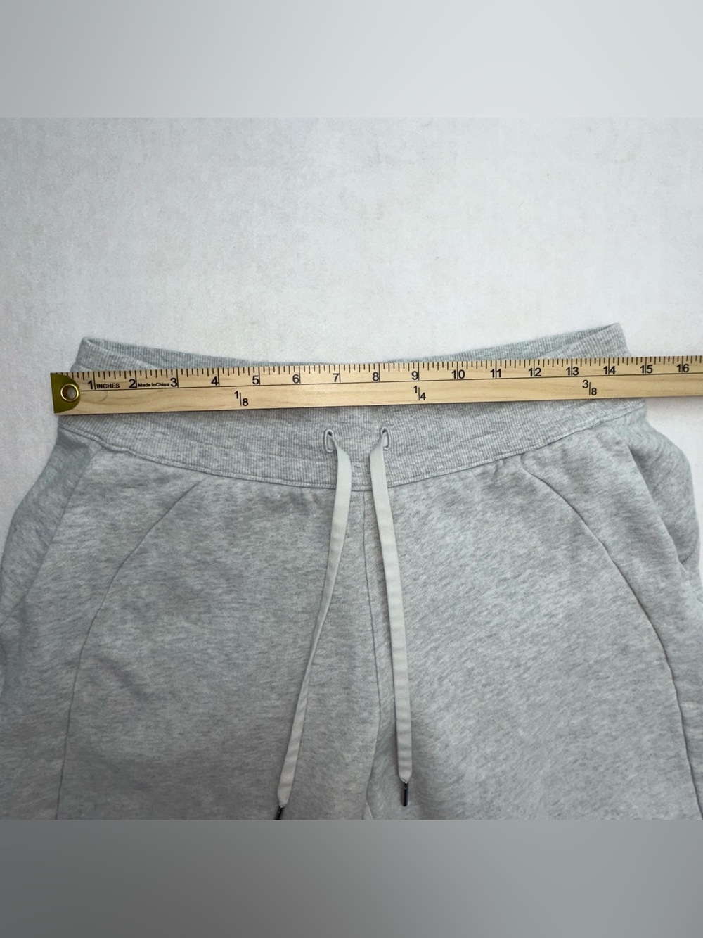Lululemon Scuba Mid-Rise Wide-Leg Pant Short Size M Ultra Light Grey 30” Inseam - Picture 7 of 10
